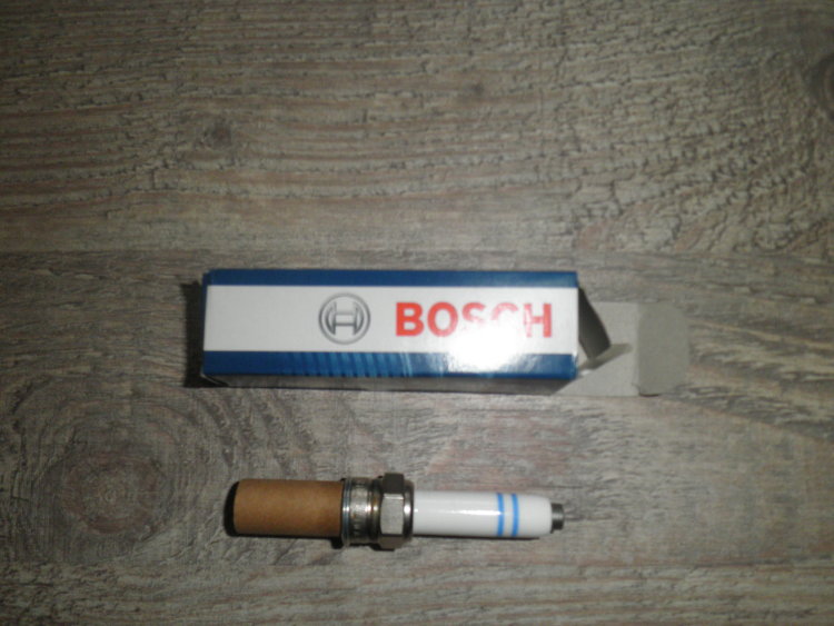 Свеча зажигания Bosch